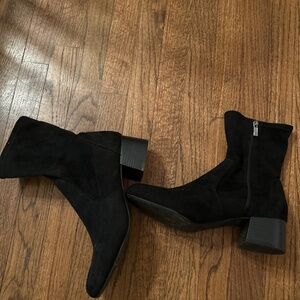 Kenneth Cole reaction booties